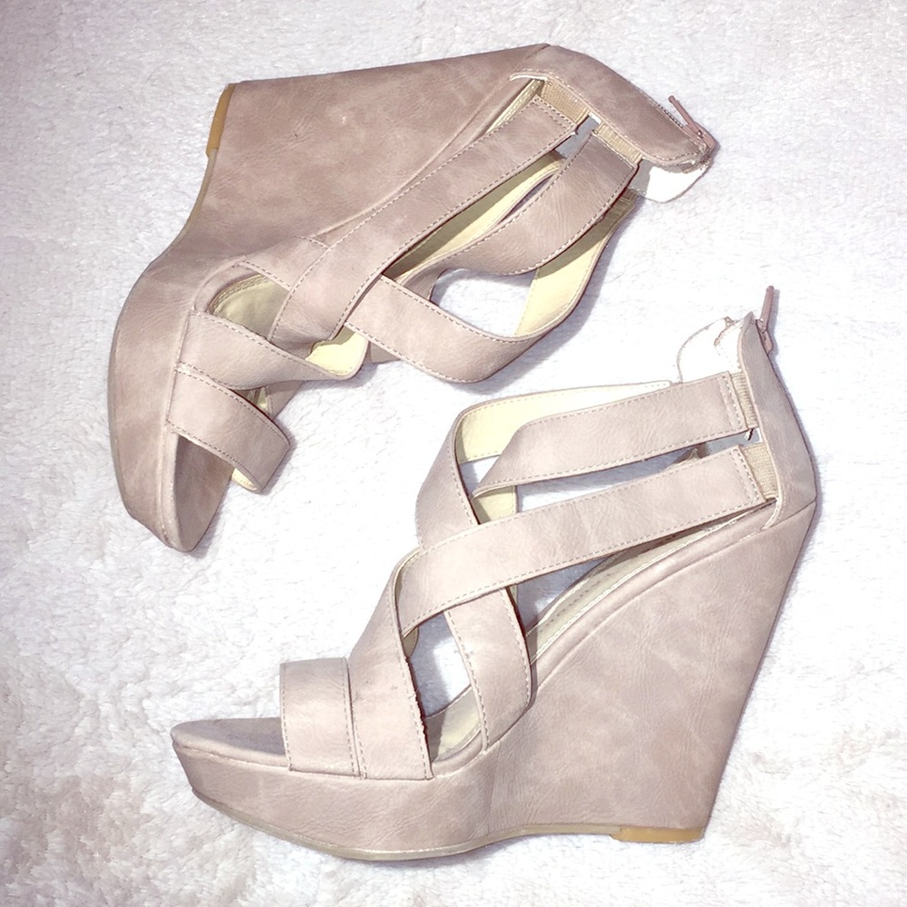 Chinese Laundry Tan criss-cross open sandal wedges